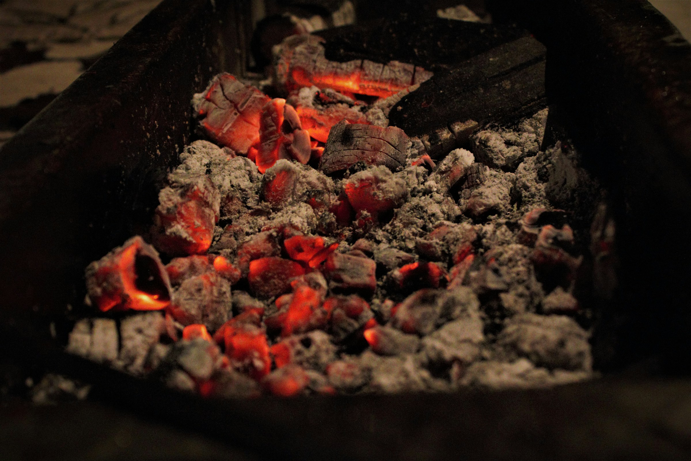 Dostarczamy <span class="text-accent">Energię</span> dla Twojego Domu.